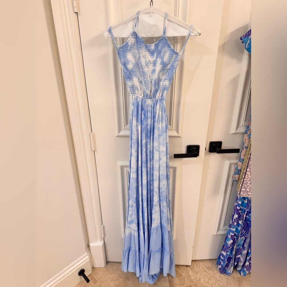 Elegant Blue Tie-Dye Maxi Dress